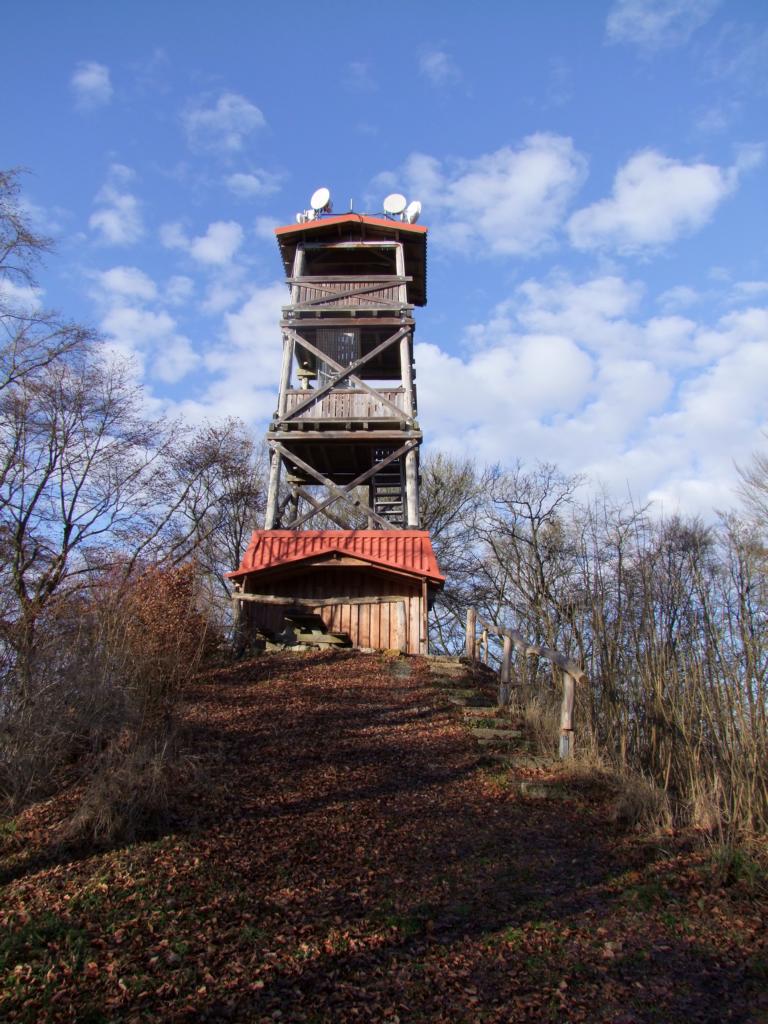 Aussichtsturm auf dem Ziegenk  ppel Geo-Naturpark Frau-Holle-Land